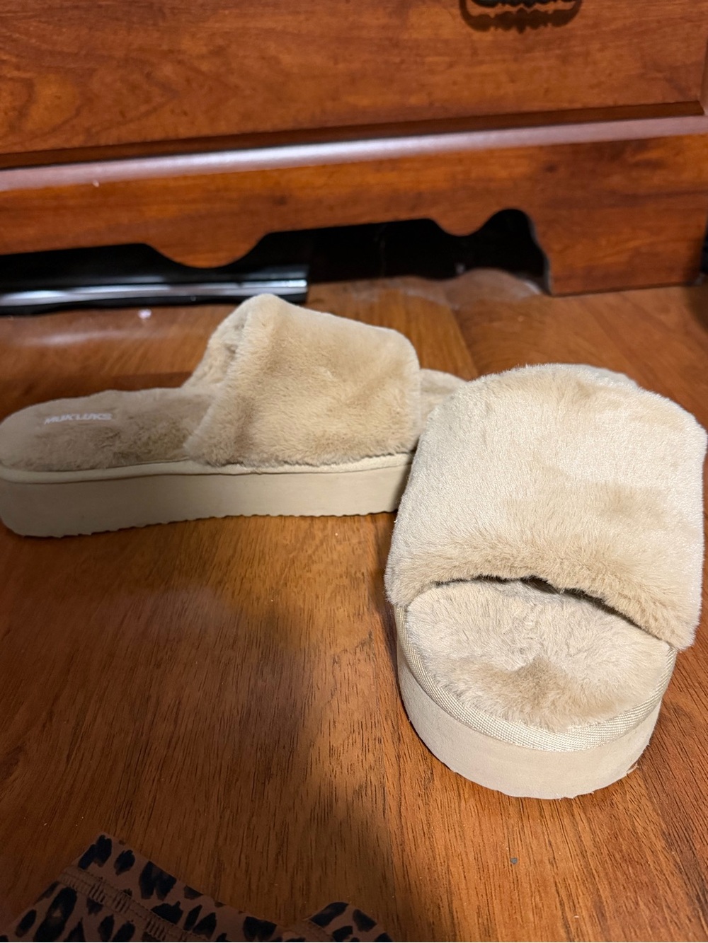 Muk Luks Plush Slide Slippers in Light Beige